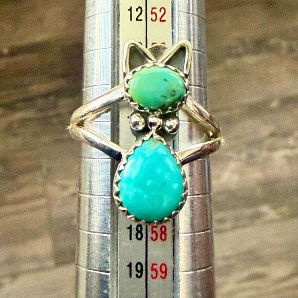 Southwest Kingman Turquoise Cat Ring Artisan Handmade Sterling Silver Size 7 - Picture 3 of 7